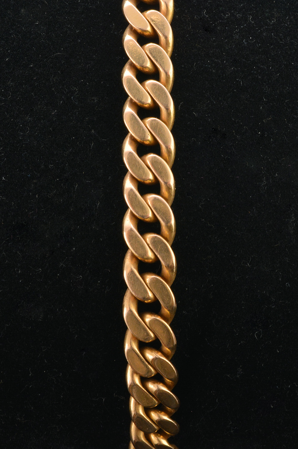 Pulseira em ouro amarelo 750 k modelo corrente, peso total aproximado...