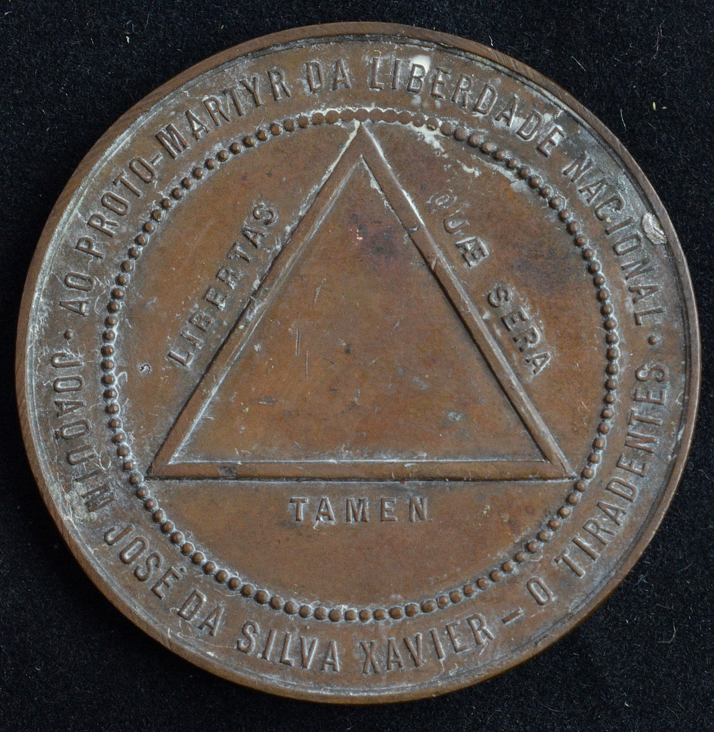 Colecionismo - Medalha comemorativa "Tiradentes 1792 - 1890", tendo... - foto 1 de 2