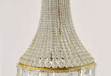 Lustre em cristal tcheco em formato de pera, me... - Lustre em cristal tcheco em formato de pera, medindo 50 cm de altura por 30 cm de diâmetro. Assinado no bronze.