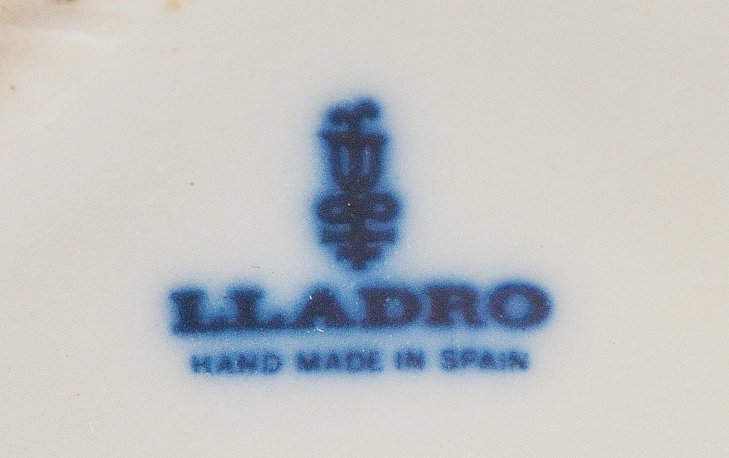 LLADRO - Escultura em porcelana espanhola representando esquilo... - foto 2 de 2