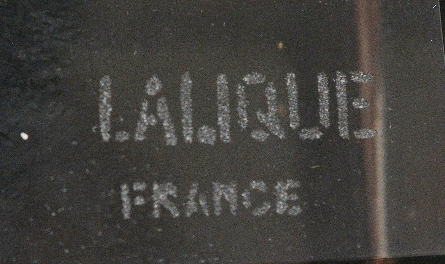 LALIQUE - Figura francesa em cristal translucido e fosco... - foto 2 de 2