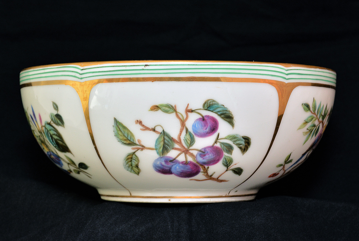 Bowl em porcelana francesa Velho Paris, monogramado, com pintura de... - foto 1 de 2