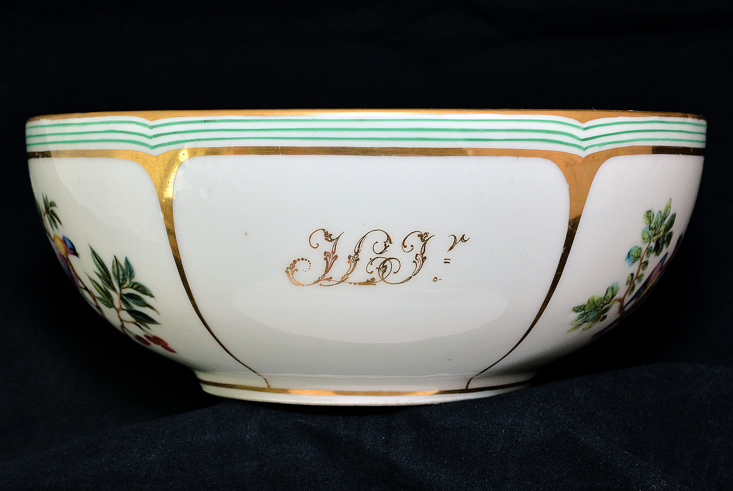 Bowl em porcelana francesa Velho Paris, monogramado, com pintura de... - foto 2 de 2