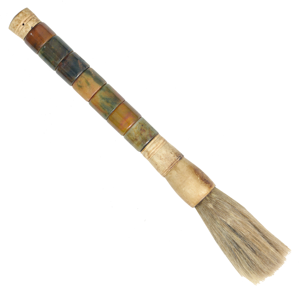 Antigo pincel de caligrafia chinesa com cabo em pedra e ossso