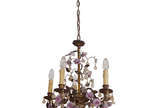 Lustre holandês em metal trabalhado decorado co... - Lustre holandês em metal trabalhado decorado com rosas e pingentes para 05 luzes.
