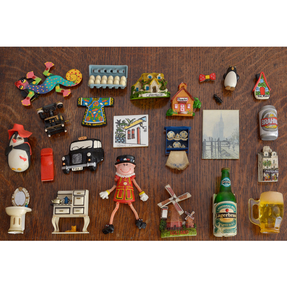Lote composto por 24 peças variadas decorativas de porta geladeira.