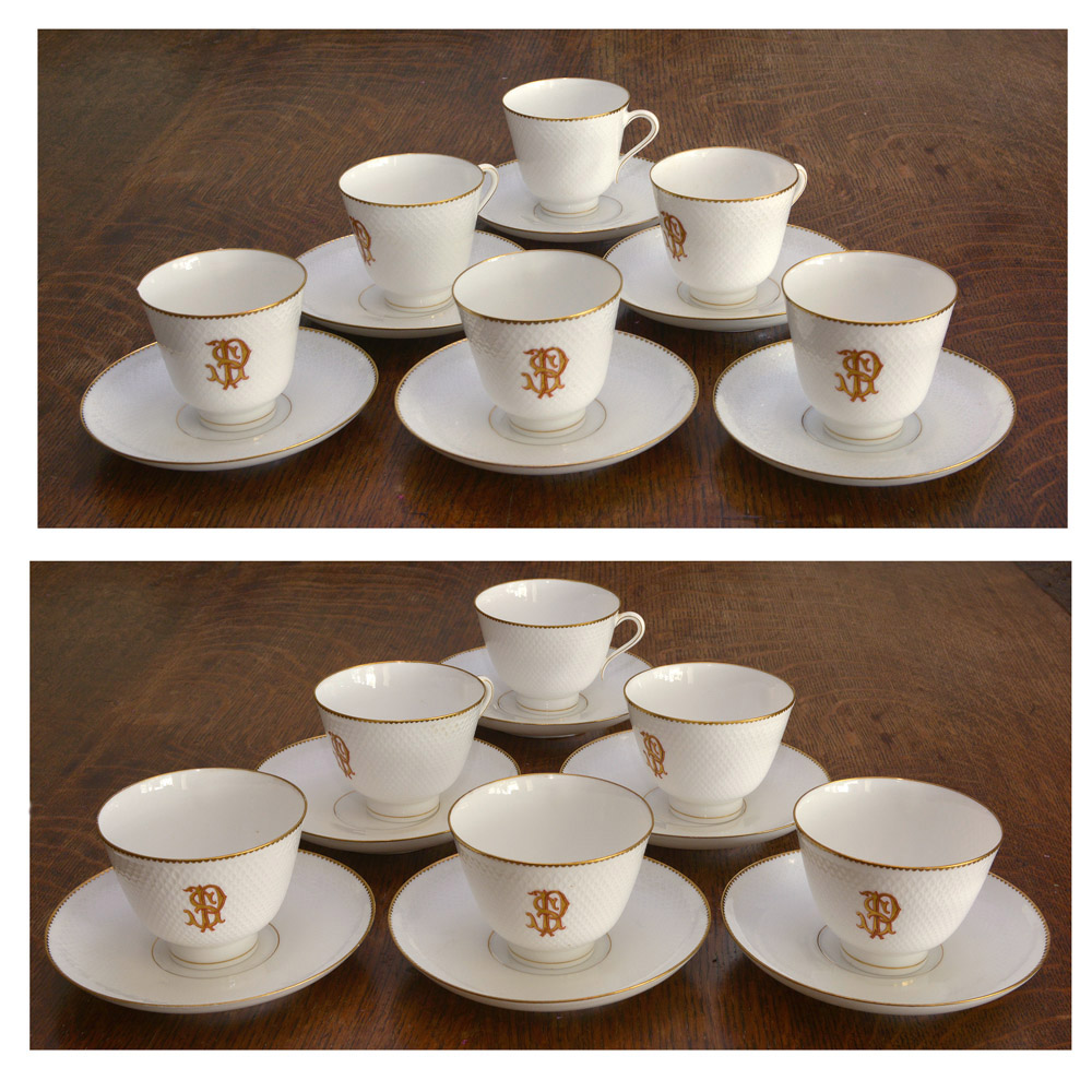 Lote composto por 12 xícaras com pires em porcelana francesa sendo...