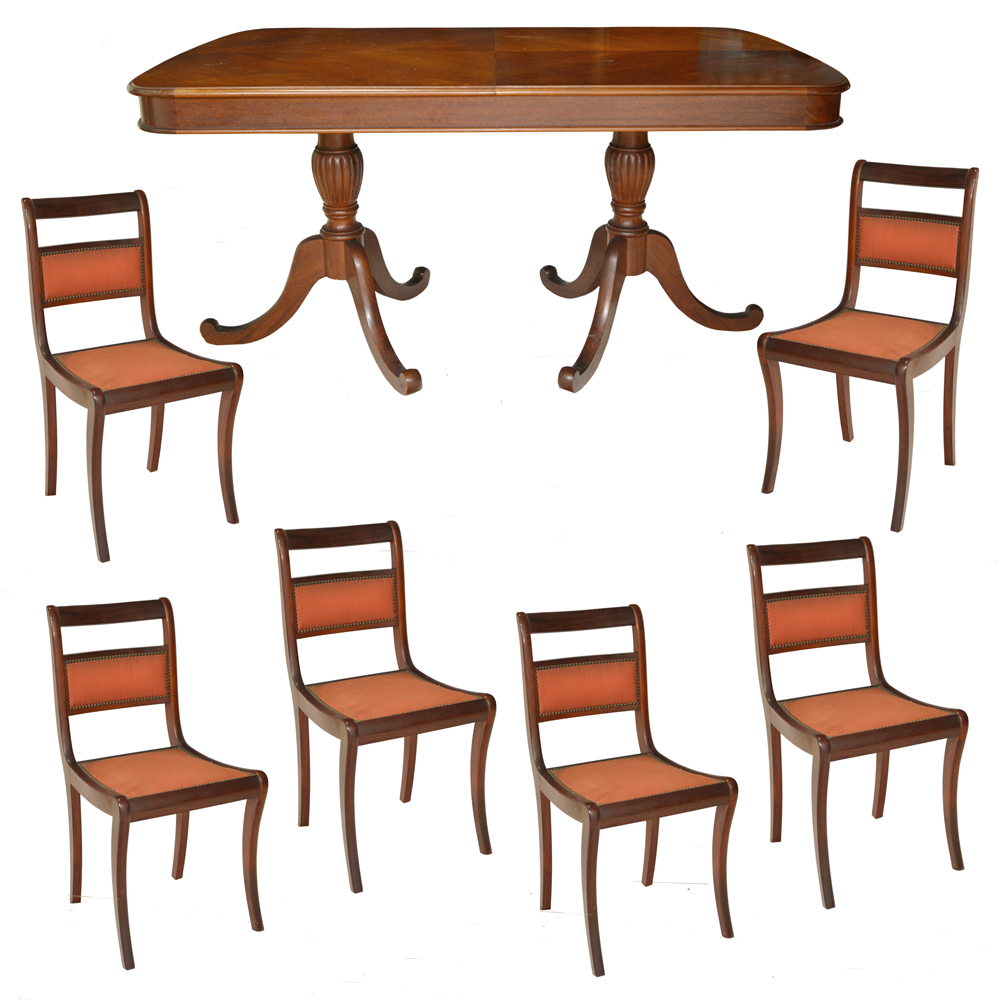Mesa de jantar de extensão com 06 cadeiras com assento e encosto...