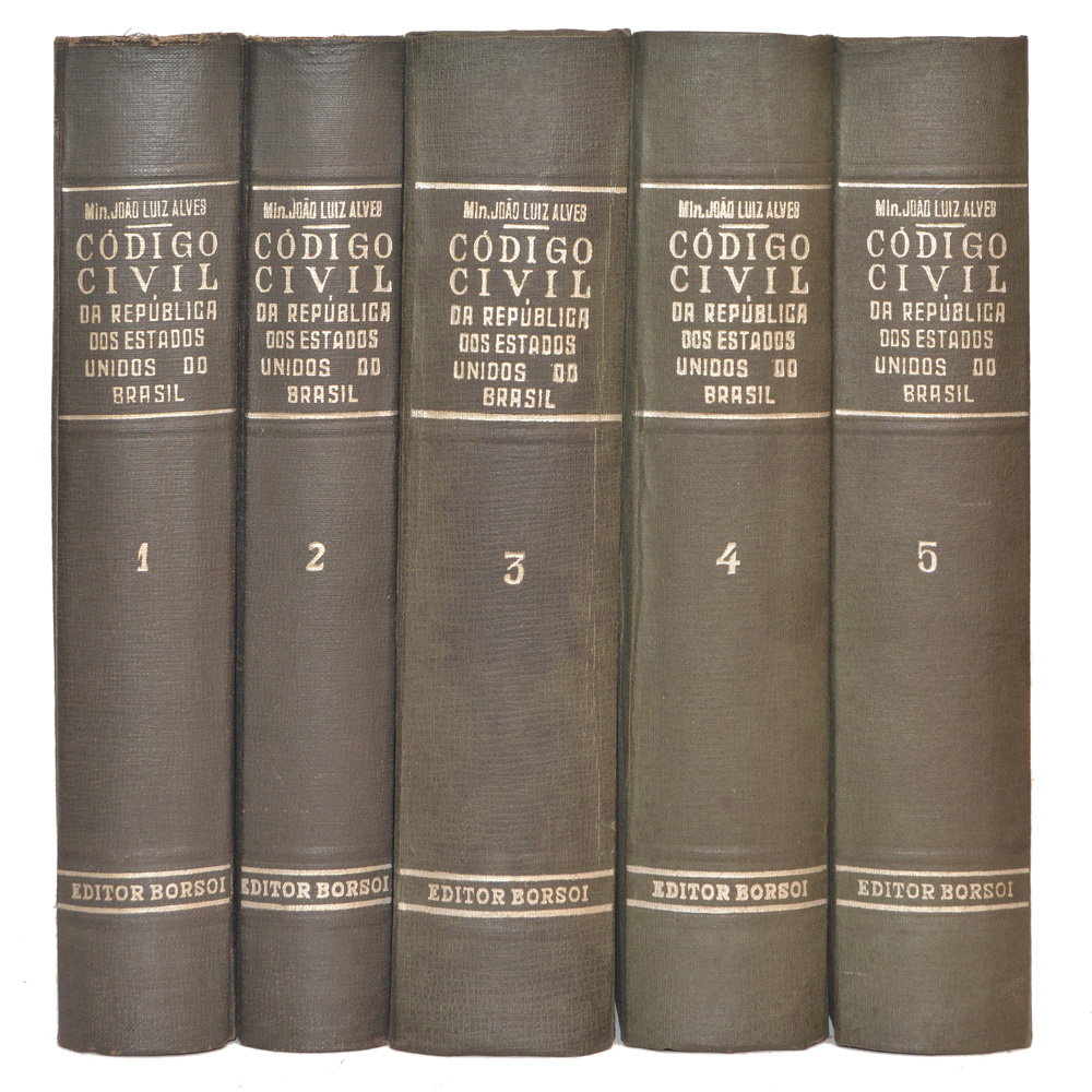 Lote composto por 05 livros sendo: 05 volumes do Código Civil...