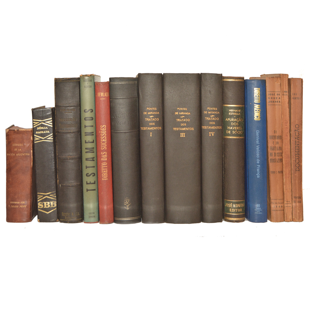 Lote composto por 14 livros sendo: 06 vol. Ref. Testamento, 01 vol...