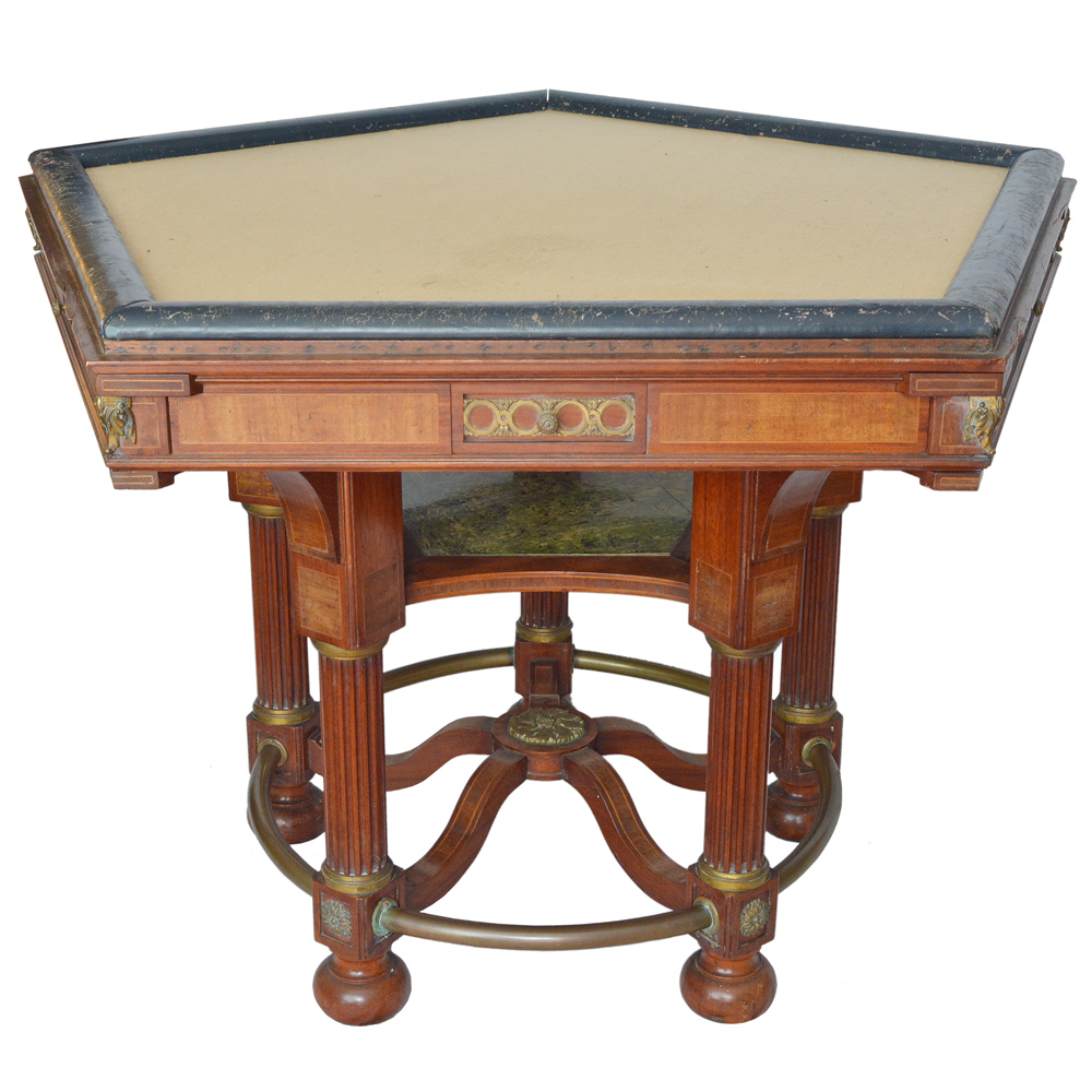 Mesa pentagonal francesa de poker em madeira trabalhada com...