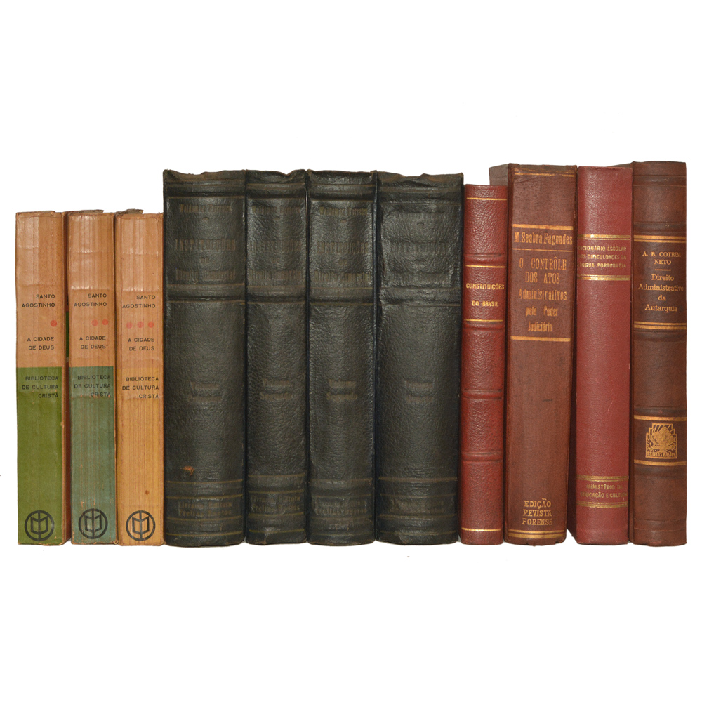 Lote composto por 11 livros sendo: 04 vol. Ref. Instituições do...