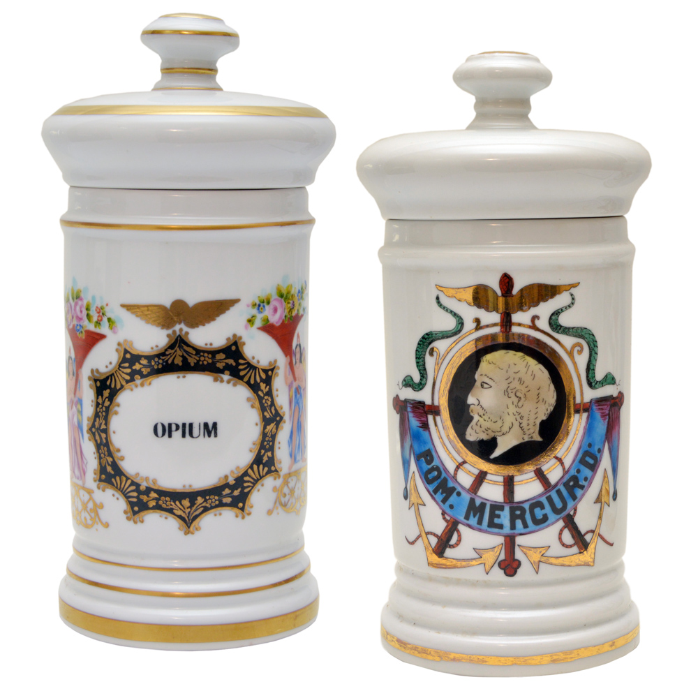 Pendant de potes de farmácia em porcelana. OIPIUM – POM: MERCUR:D