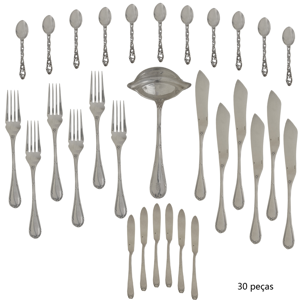 Conjunto de talheres composto de 29 peças sendo: 11 colheres para...