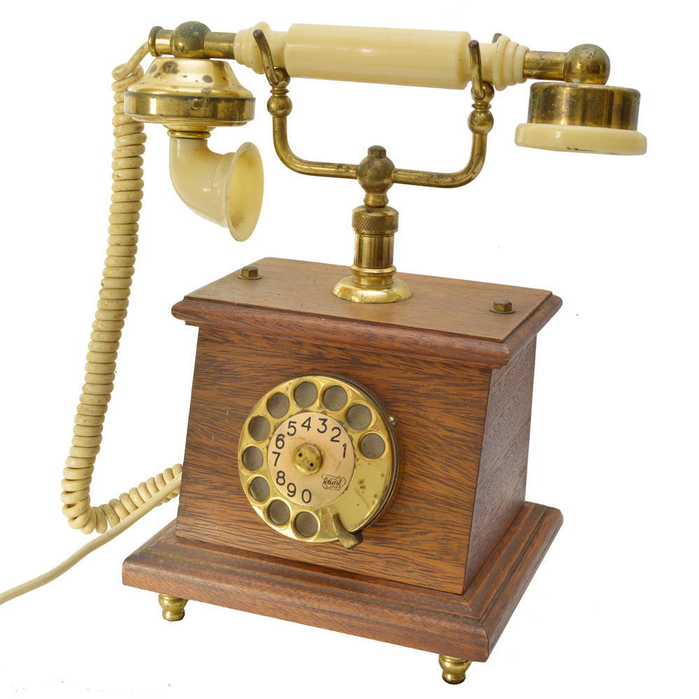 Réplica de antigo telefone.