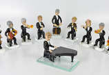 Swarovski (1895),  - Swarovski - Raro conjunto em cristal da famosa cristaleria Swarovski representando orquestra composta por dez músicos, com medidas entre 12 cm por 5 c