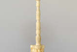 Escultura em marfim oriental, medindo 20 cm de ... - Escultura em marfim oriental, medindo 20 cm de altura.
