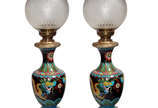 Par de abajures em cloisonê decorados com dragão.  - Par de abajures em cloisonê decorados com dragão. 