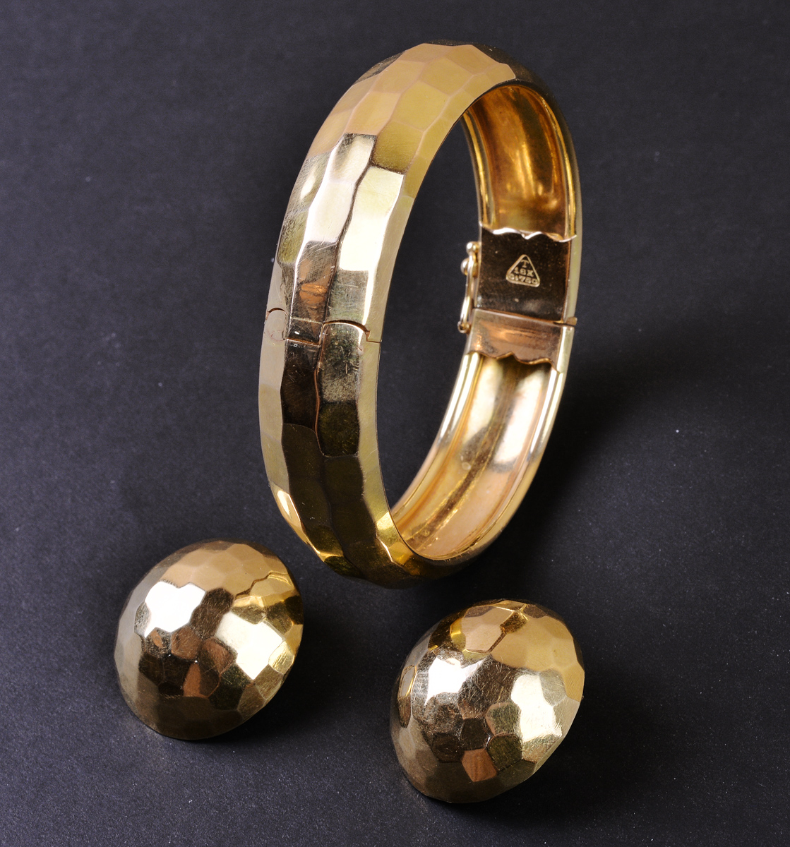 Conjunto em ouro amarelo 18 k estilo Art Deco composto por bracelete... - foto 1 de 2