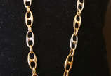 Colar em ouro 18 k modelo Gucci, peso aproximad... - Colar em ouro 18 k modelo Gucci, peso aproximado 35.2 g e medindo 92 cm.