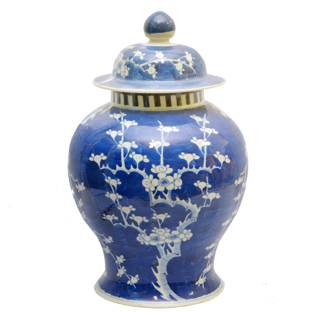Vaso em porcelana chinesa azul e branco com tampa, decorado com...
