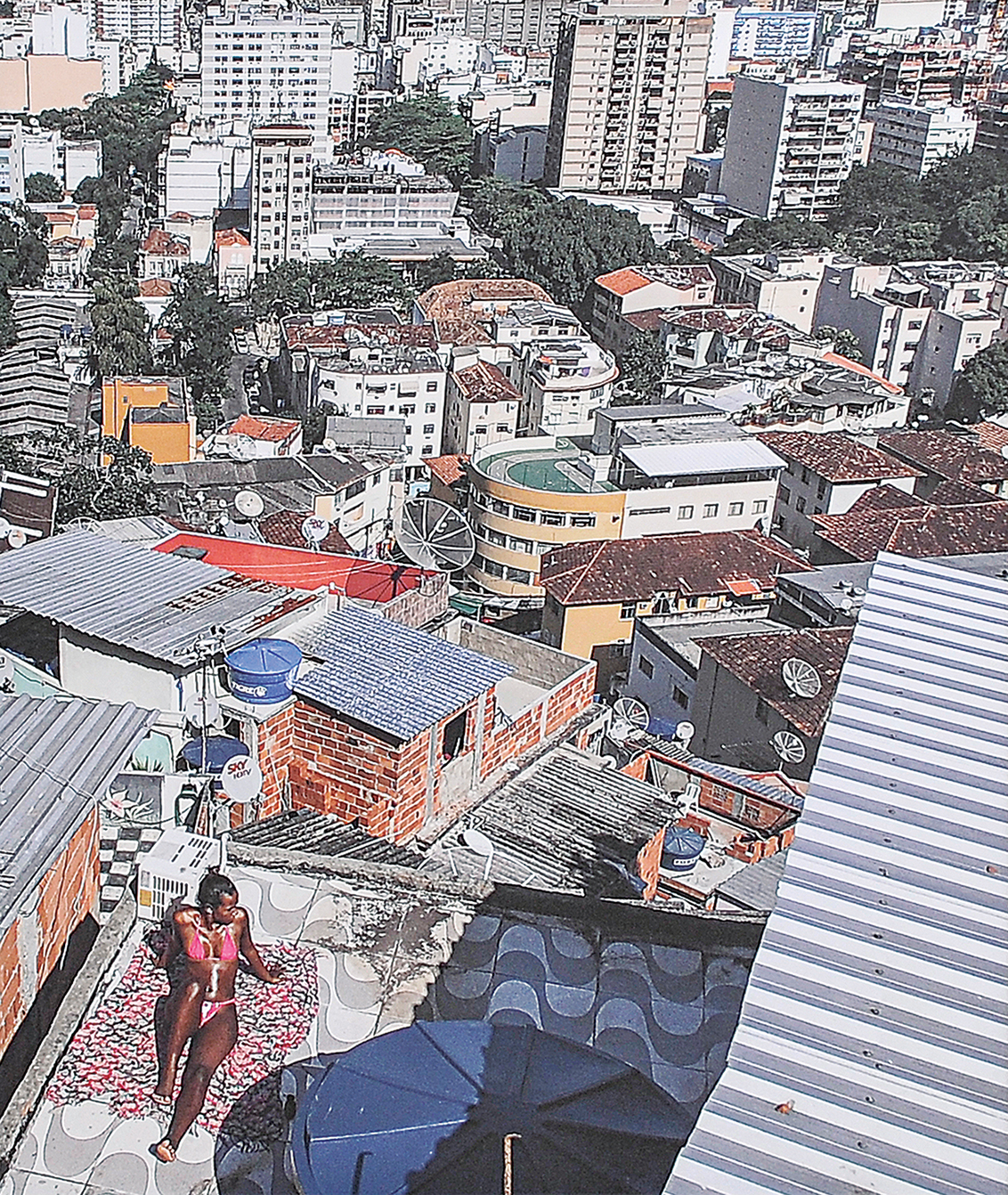 Garota na laje - Morro Santa Martha, RJ - foto 2 de 2