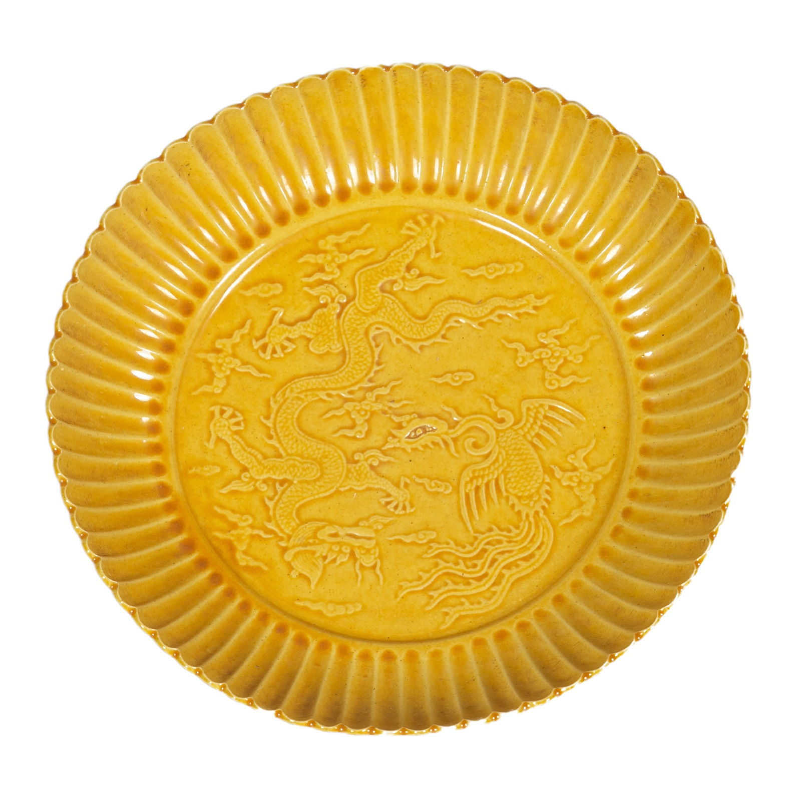 Prato em porcelana chinesa ornado por esmalte monocromático amarelo... - foto 1 de 2