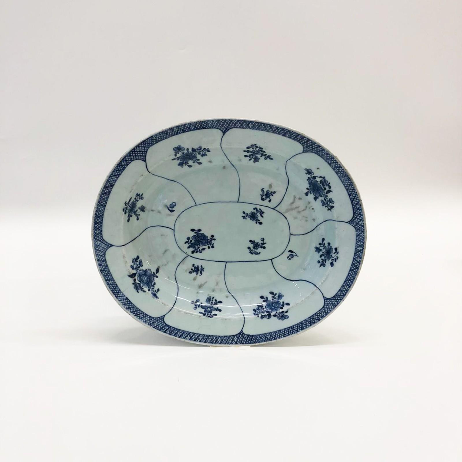 Travessa oval em porcelana chinesa da Companhia das Índias... - foto 1 de 2