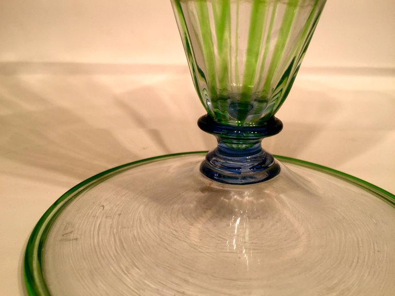 Vasso em vidro artistico soprado de Murano na cor verde e azul com pé... - foto 3 de 4