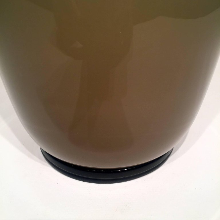Vaso em vidro duplo, soprado artisticamente, de Murano nas cores... - foto 2 de 3