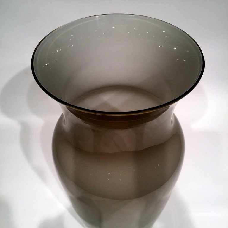 Vaso em vidro duplo, soprado artisticamente, de Murano nas cores... - foto 3 de 3
