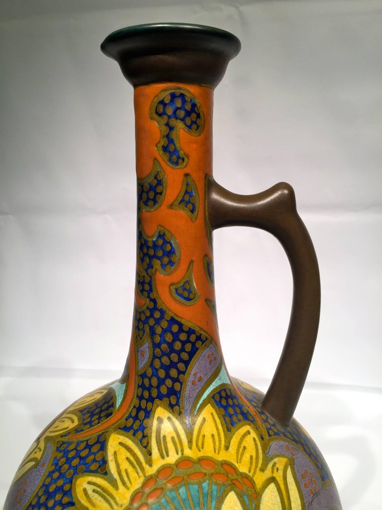Pichet em porcelana holandesa com policramia, Art Nouveau. Assinado... - foto 3 de 3