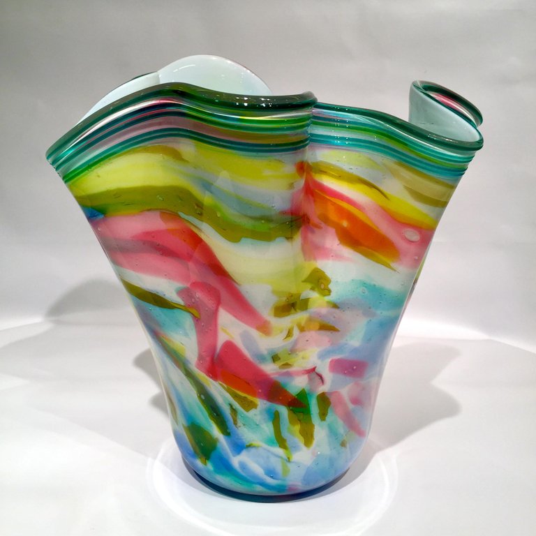 Vaso de Murano desenhado por Dino Martens, soprado manualmente com... - foto 2 de 3