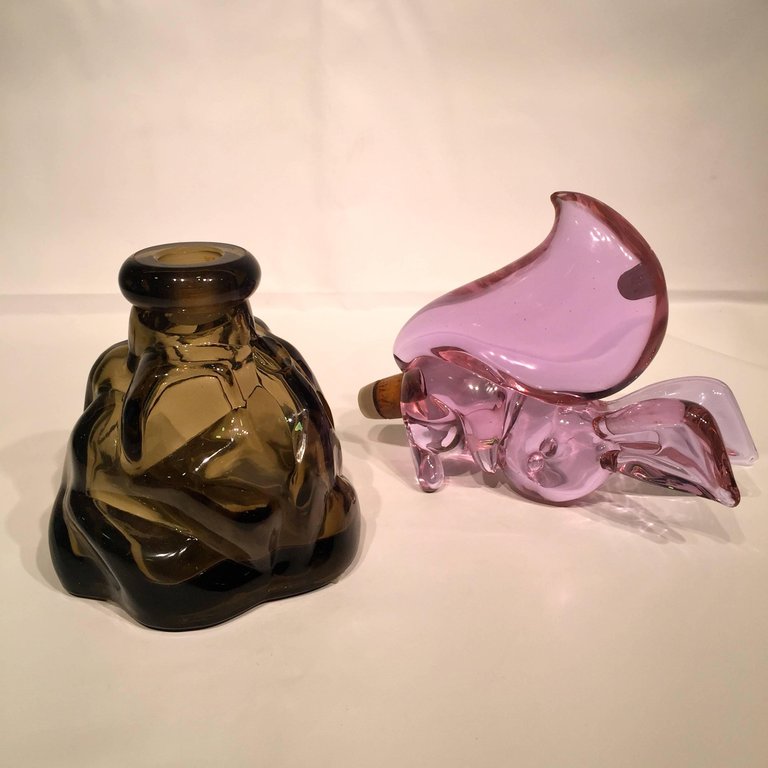 Garrafa em vidro artistico soprado de Murano na cor violeta e cinza... - foto 3 de 3