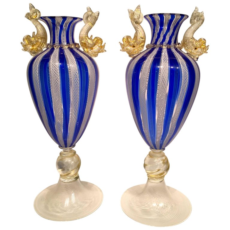 Par de vasos em vidro artistico soprado de Murano na cor azul, branco... - foto 1 de 4