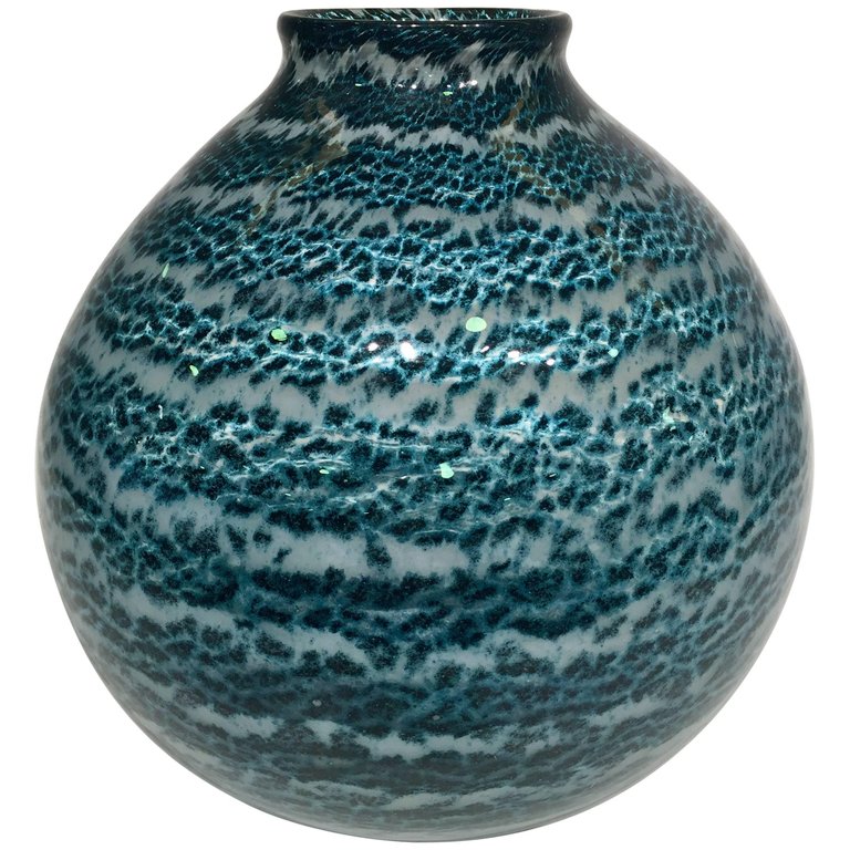 Vaso em vidro artistico soprado de Murano nas cores azul e branco com... - foto 1 de 4