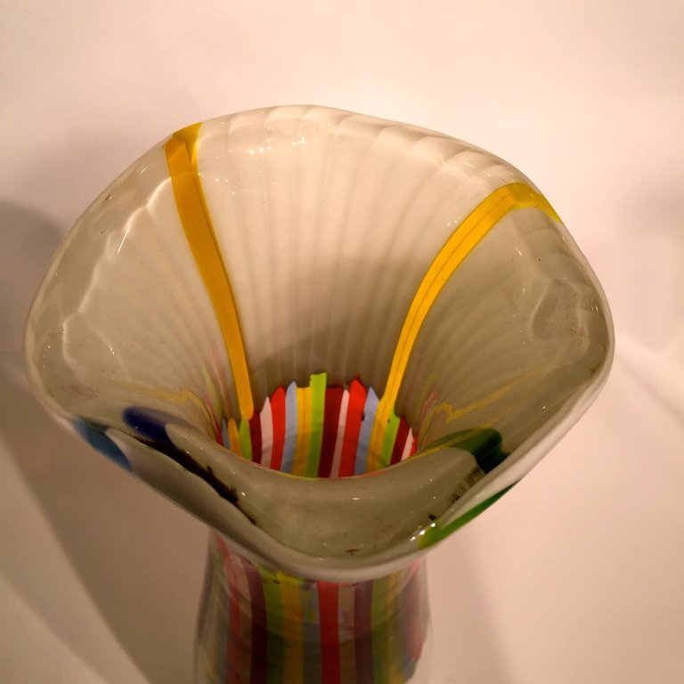 Vaso em vidro artistico soprado de Murano com vidro "latimo" e... - foto 2 de 4