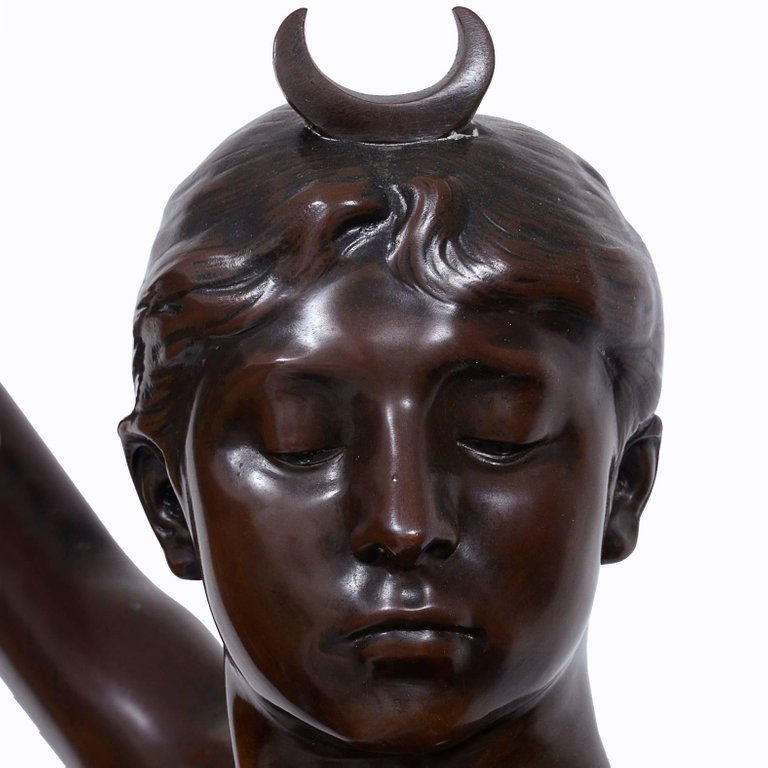 Escultura em bronze com patina medalha representando "Diana"... - foto 5 de 6