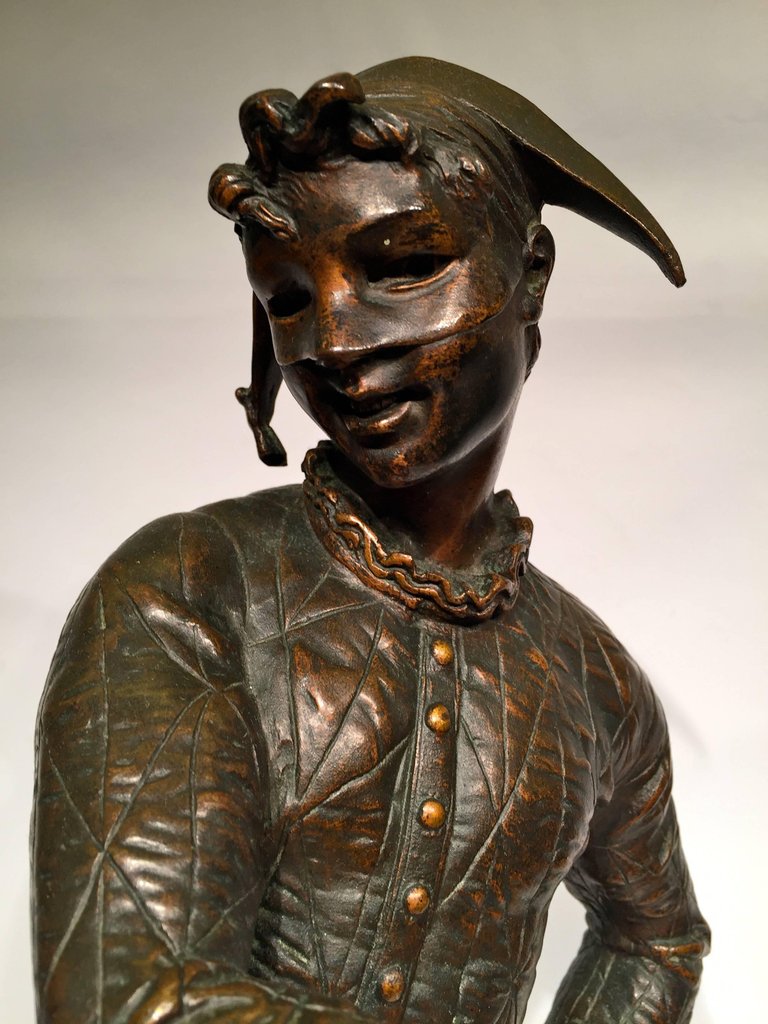 Escultura em bronze Francês representando Arlequim, assinada por... - foto 2 de 5