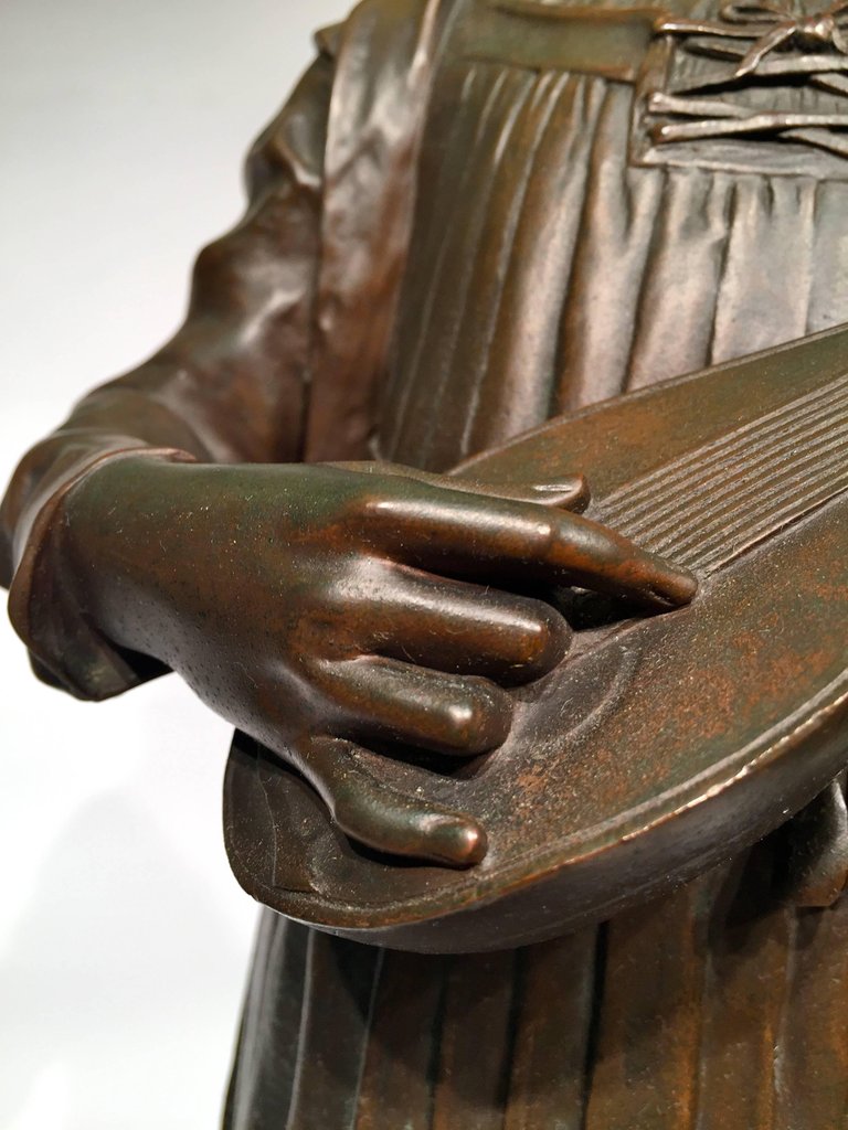 Escultura em bronze Francês representando figura veneziana, assinado... - foto 4 de 4