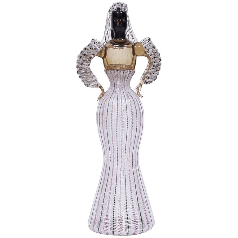 Escultura em vidro artistico soprado de Murano, representando mulher... - foto 1 de 5