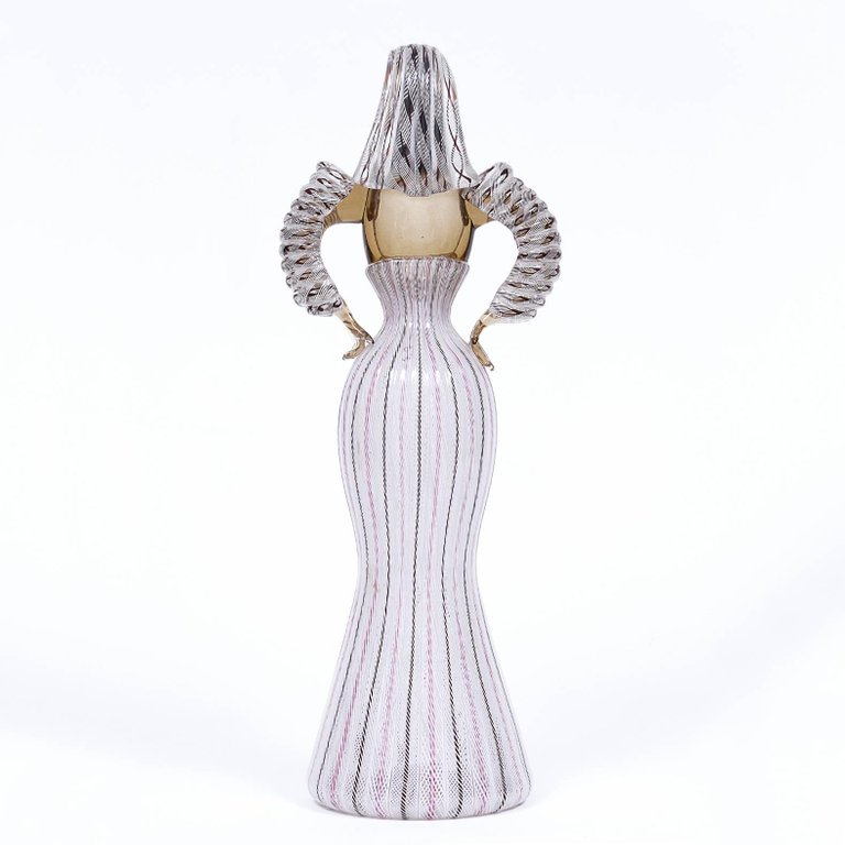 Escultura em vidro artistico soprado de Murano, representando mulher... - foto 2 de 5
