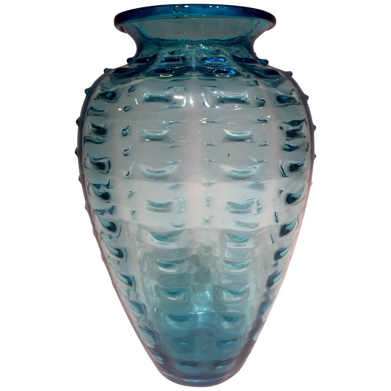 Vaso em vidro artistico soprado de Murano na cor azul com repuxados... - foto 1 de 3