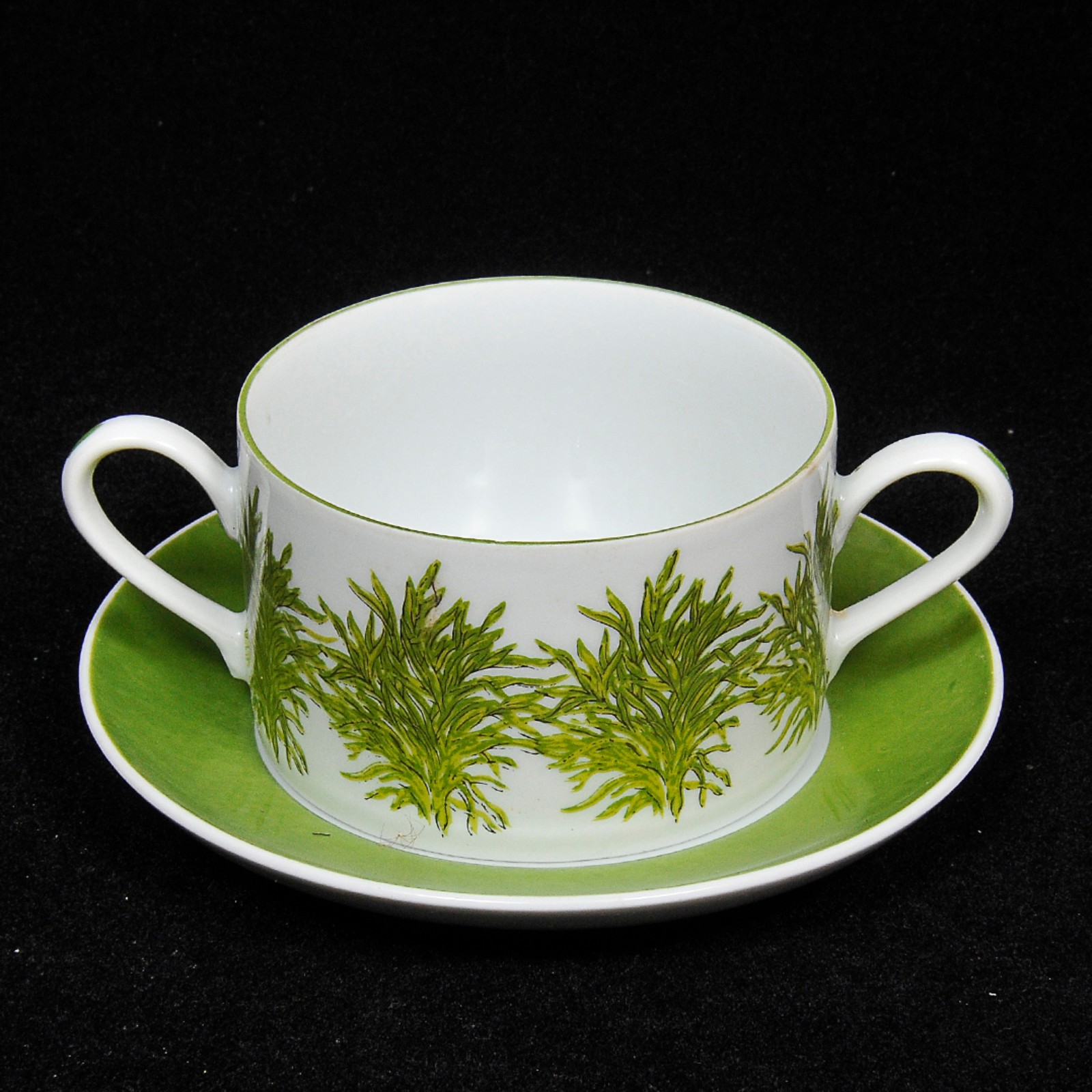 Aparelho de jantar, chá e café em porcelana nacional nas cor branca... - foto 6 de 7
