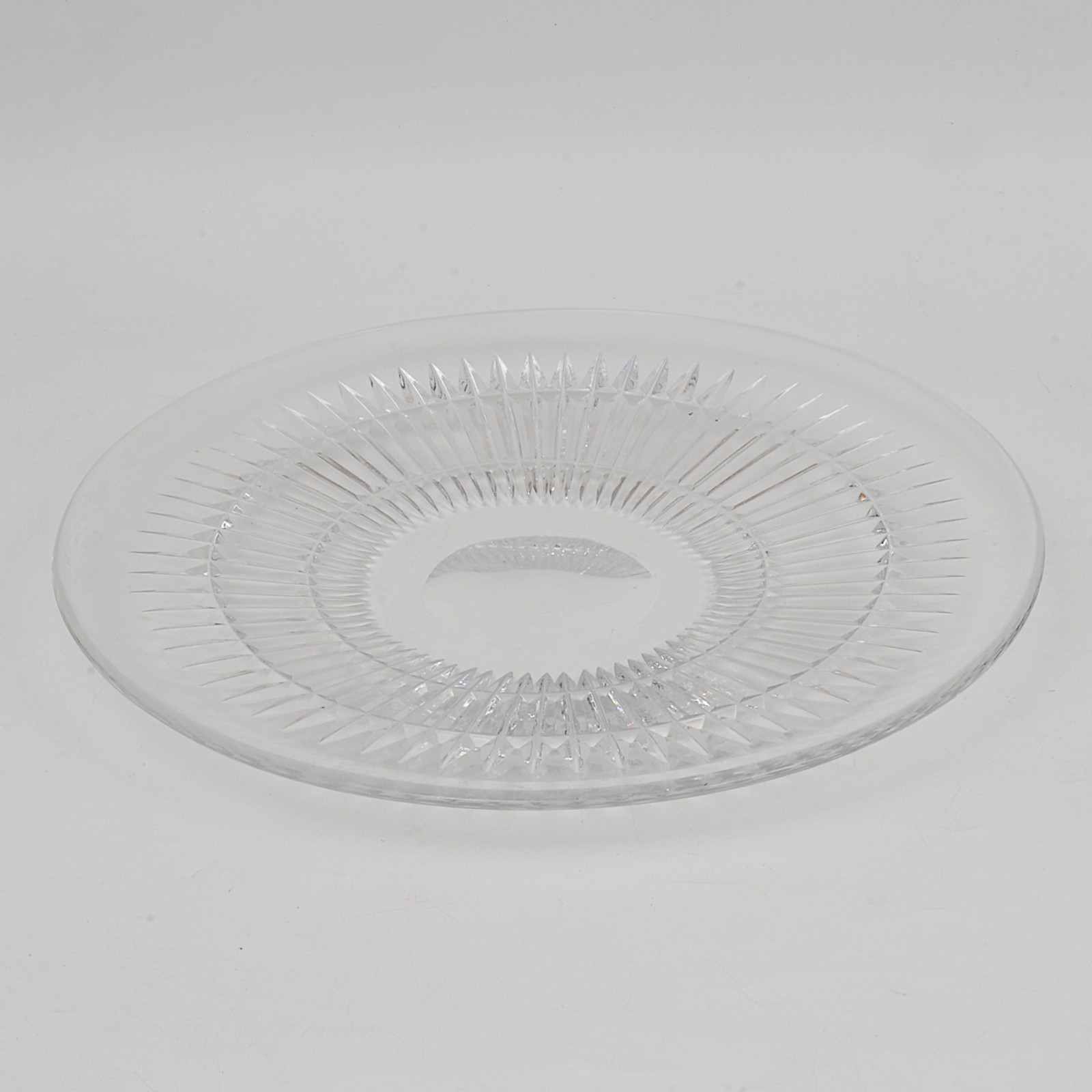Centro de mesa em cristal europeu translúcido ricamente lapidado com... - foto 3 de 4