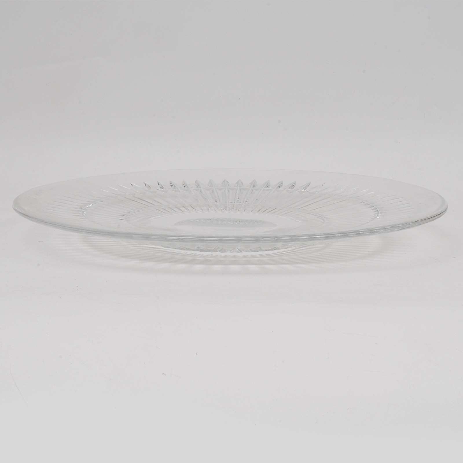 Centro de mesa em cristal europeu translúcido ricamente lapidado com... - foto 2 de 4