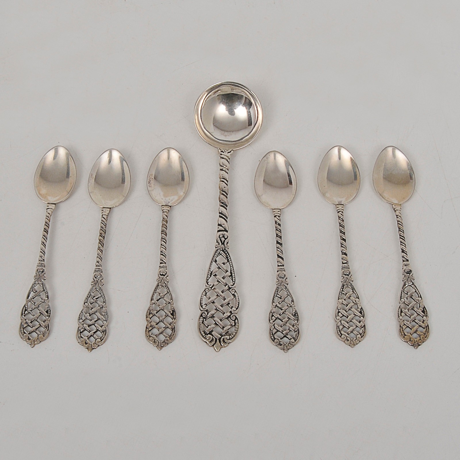 Conjunto de 6 colheres para café e uma para açúcar em prata... - foto 1 de 3