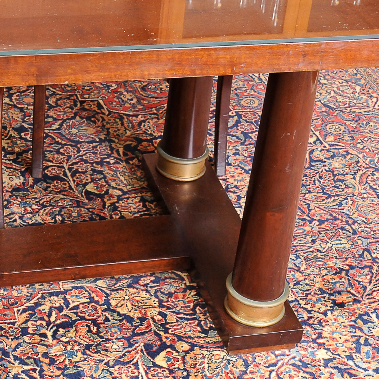 Sala de janta em madeira nobre brasileira composta por mesa e oito... - foto 2 de 7