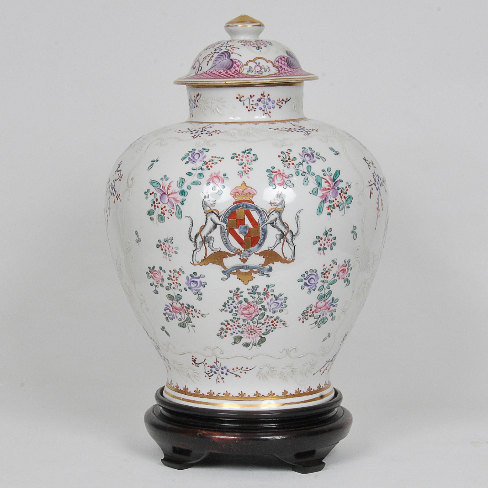 Par de potiches bojudos em porcelana, decoração de motivo floral... - foto 4 de 5