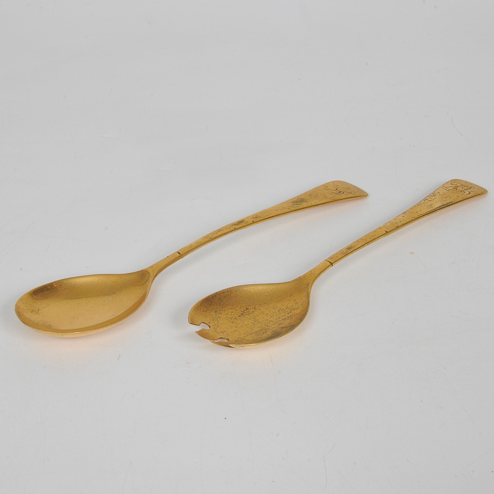 Conjunto de dois bowls com lapidação bico de jaca e friso dourado... - foto 4 de 4